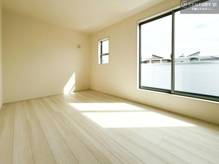 �Q�� �D���������������ޗm���́A���̖ڊo�߂��C�������ǂ������ł��ˁB���������Ԃ��������Ɖ߂������Ƃ��ł��܂��B�D�����F�����̃t���[�����O���ǂ�ȉƋ�ɂ��}�b�`���܂��I