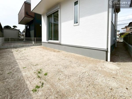 �� �z������ǍD�Ȃ���ł��I���ꂽ���ɂ͐�������n����J���I�Ȏ��Ԃ��y���߂܂��B
�K�[�f�j���O��ƒ�؉����y���߂܂��I