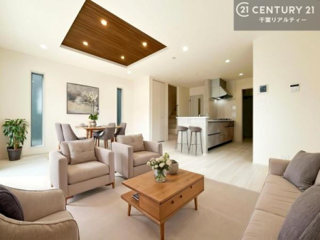 ���r���O �Ƌ��CG�p�[�X�ł��B�J�����̂���L�XLDK�I�\�t�@�[��_�C�j���O�e�[�u����u���Ă������ɂȂ�Ȃ��̂ŉ��K�ɉ߂����܂��I�R�~���j�P�[�V���������₷�����r���O�ł��I