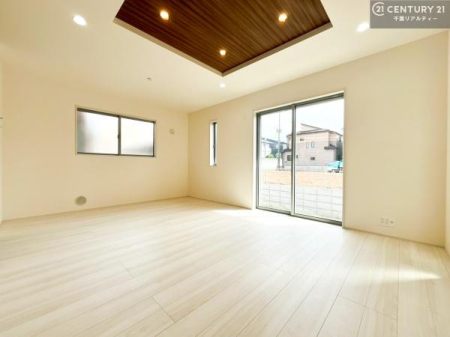 ���r���O �D�����z���܂肪���r���O����ł���ċ��S�n�̗ǂ���Ԃ����o���Ă���܂��I
���났�̎��Ԃ��߂����܂��I