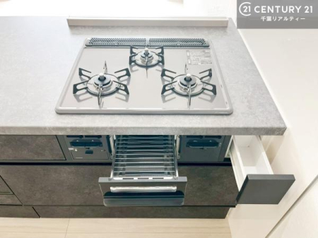 �L�b�`�� �R�����͎O������̂ł������̓����i�s���ł��܂��B
�������O�����t���ł��B�����X�y�[�X���L�X���Ă���׍�Ƃ����₷���I�g�����肪�ǂ��V�X�e���L�b�`���ł��I