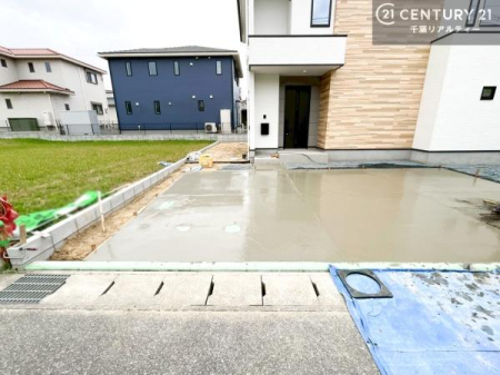 ���ԏ� ���ԃX�y�[�X��3�䕪����܂��I�Z�J���h�J�[�͂������A�o�C�N�⎩�]�ԂȂǂ��u���ꏊ�ɍ���܂���B