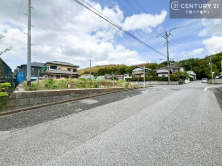 �O�ʓ��H�܂ތ��n�ʐ^ ���邭�J���I�Ȋp�n�ł�������ґ�Ȃ��Z�܂������܂��񂩁B�z����ʕ��ǍD�ŋC�����悭���Z�܂����������܂��B