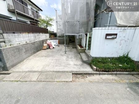 ���ԏ� ���ԃX�y�[�X��2�䕪����܂��I�Z�J���h�J�[�͂������A�o�C�N�⎩�]�ԂȂǂ��u���ꏊ�ɍ���܂���B