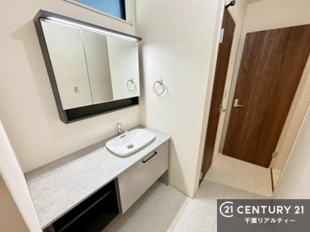 ���ʑ�E���ʏ� �I�[�v���^�C�v�̐��ʑ�́A�������ōa���Ȃ�������ꂪ���₷�����͓I�Ȑ��ʑ�ł��I�����̐g�x�x�����K�I