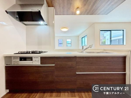 �L�b�`�� ��Ƃ����₷���V�X�e���L�b�`���ł��I���[����������t���Ă���̂ŁA�����X�y�[�X�ɕ���u���Ȃ��čςނ̂ŁA�L�X�g���āA���K�ɍ�Ƃ��ł��܂��I