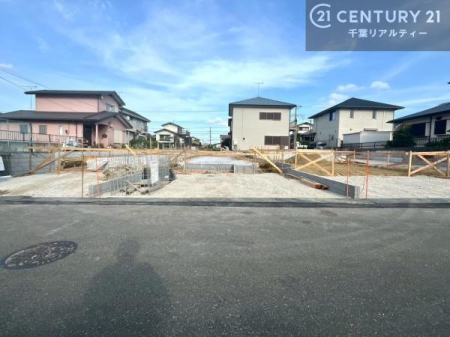 �O�ʓ��H�܂ތ��n�ʐ^ �S�䂭�܂Ō��n����������������悤�A�����ē��̂��p�ӂ������Ă���܂��B���C�y�ɂ��₢���킹�̏�A���z�̕�炵�ւ̈�������i�߂��������I