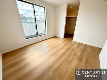 ���r���O�ȊO�̋��� �V���v���Ƀf�U�C������Ă��邽�߁A�Ƌ��I�т܂���I
���C�ɓ���̉Ƌ��u���Ă��낰���Ԃ���邱�Ƃ��ł��܂��B