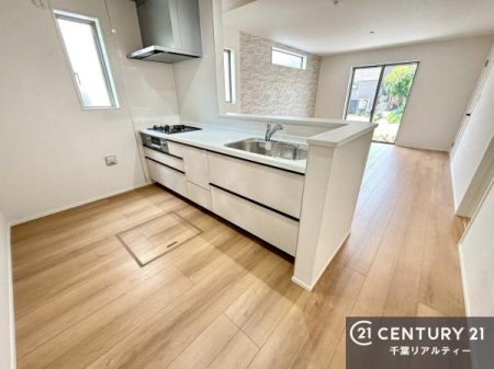 �L�b�`�� ��Ƃ����₷���V�X�e���L�b�`���ł��I���[����������t���Ă���̂ŁA�����X�y�[�X�ɕ���u���Ȃ��čςނ̂ŁA�L�X�g���āA���K�ɍ�Ƃ��ł��܂��I