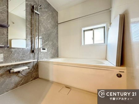 ���� �������������l�̕��͋C�̃o�X���[���́A�����o�Ă��ăo�X�^�C�����[���I
���d���撣���Ă��邲�J���ɂ��D�݂̓����̓����܂����āA�y����ł݂Ă͂������ł��傤���H