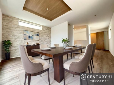 ���r���O �J�����̂���L�XLDK�I�\�t�@�[��_�C�j���O�e�[�u����u���Ă������ɂȂ�Ȃ��̂ŉ��K�ɉ߂����܂��I�R�~���j�P�[�V���������₷�����r���O�ł��B