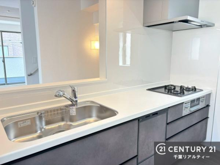 �L�b�`�� ��l�C�̑Ζʎ��V�X�e���L�b�`�����̗p���Ă��܂��I���Ƒ��̃R�~���j�P�[�V���������R�Ƒ�����݌v�ł��B
���q�l�ɂ��ڂ��͂��̂Ŋ������ł��ˁB���[�͂�����܂��I