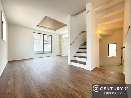 ���r���O �����炽���Ղ�̗z���������閾�邢���r���O�B�J�����̂��郊�r���O�ŉƑ��c���̂��났�̎��Ԃ��߂����܂��I