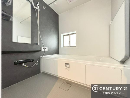 ���� �������������l�̕��͋C�̃o�X���[���́A�����o�Ă��ăo�X�^�C�����[���I
���d���撣���Ă��邲�J���ɂ��D�݂̍���̓����܂����āA�y����ł݂Ă͂������ł��傤���H