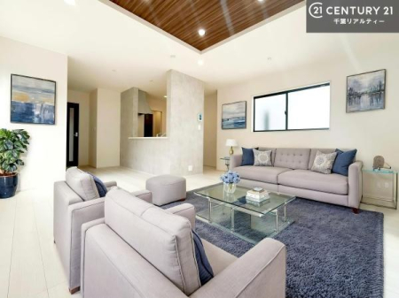 ���r���O �Ƌ��CG�p�[�X�ł��B�J�����̂���L�XLDK�I�\�t�@�[��_�C�j���O�e�[�u����u���Ă������ɂȂ�Ȃ��̂ŉ��K�ɉ߂����܂��I�R�~���j�P�[�V���������₷�����r���O�ł��I