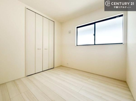 �q������ ���[�X�y�[�X����������m�ۂ���Ă��邽�߁A���������w�p�i���T�b�ƕЕt���A���ł��X�b�L���B
�Y��ȋ�Ԃ��ۂĂ܂��I