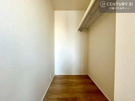 ���[ �E�H�[�N�C���N���[�[�b�g�t���ł��B��������̂��m���Ȃǂ����[���Ă��������ł��ˁI���ɂ���@�������ȂǋG�ߕ��̑傫�ȉƓd�����[�ł��܂��I