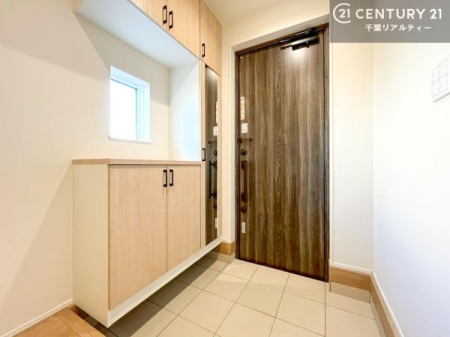 ���� �~���[�t���V���[�Y�{�b�N�X�t���Ȃ̂ŁA���ւ��Еt�����|�������₷���ł��I
�X�b�L���������ւŌ˂��J�����u�ԁA�������̂���S�n������Ԃ��o�}���Ă���܂��B