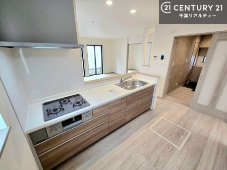 �L�b�`�� ��Ƃ肠�钲���X�y�[�X�ō�Ƃ����₷�����K�ȃL�b�`���ł��I
���q�l�ƈꏏ�ɂ��َq������y���߂�L�X�X�y�[�X�ł��B�y�����������ԂɂȂ肻���ł��ˁI