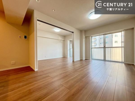 ���r���O �傫�ȑ����炽���Ղ�̗z���������閾�邢���r���O�B�J�����̂��郊�r���O�ŉƑ��c���̂��났�̎��Ԃ��߂����܂��I