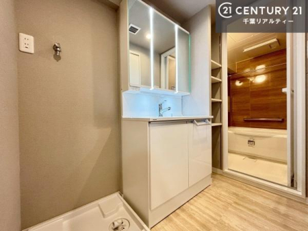 ���ʑ�E���ʏ� �O�ʋ��d�l�̐��ʏ��́A�g�����Ȃ݂����₷������I���͎��[�ɂȂ��Ă��܂��B�h���C���[�₨���ϓ����Еt������̂Ő��ʑ������X�b�L���ƌ����邱�Ƃ��o���܂��I