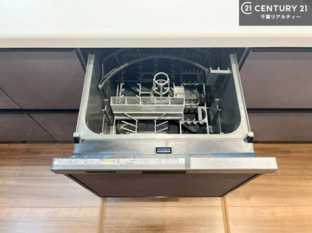 �L�b�`�� �H��@�t���̃L�b�`���ł��I�Z���������r��h�~�Ƃ��đ�ϊ��􂷂�֗��Ȏd�l�ł��I�r���g�C���Ȃ̂ŃL�b�`���̏ꏊ����炸�����X�y�[�X���L���g�����Ƃ��o���܂��I