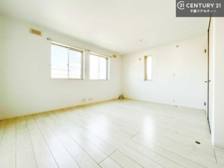 �m�� ���邭���ʂ��̗ǂ������ł��B�u�V���v���v�Ƀf�U�C�����ꂽ�����B���R�x�������̂ŉƋ�⃌�C�A�E�g�ł��D�݂̋�Ԃ�n��グ���܂��B�����x�A���n�ɂĂ��m�F���������B