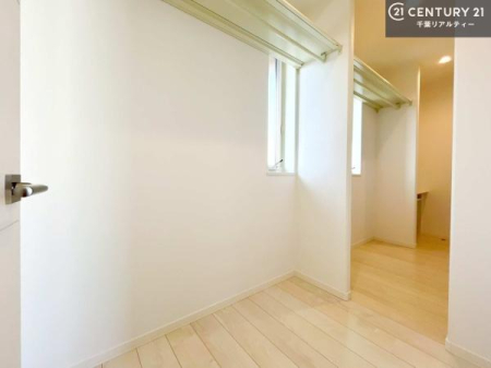 ���[ �E�H�[�N�C���N���[�[�b�g�t���ł��B��������̂��m���Ȃǂ����[���Ă��������ł��ˁI���ɂ���@�������ȂǋG�ߕ��̑傫�ȉƓd�����[�ł��܂��I