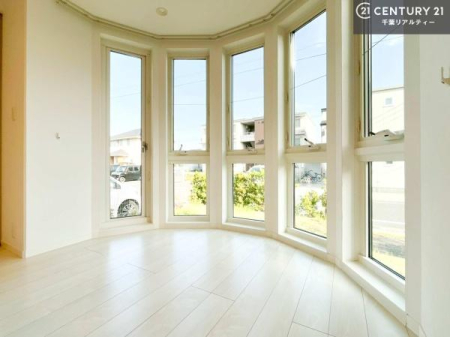 ���r���O �D�����z���܂肪���r���O����ł���ċ��S�n�̗ǂ���Ԃ����o���Ă���܂��I
���났�̎��Ԃ��߂����܂��I