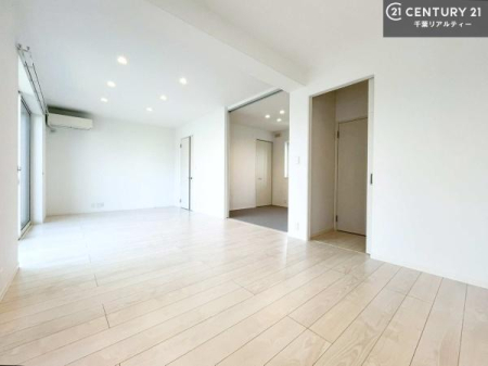 ���r���O �D�����z���܂肪���r���O����ł���ċ��S�n�̗ǂ���Ԃ����o���Ă���܂��I
���났�̎��Ԃ��߂����܂��I