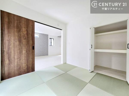 �a�� ���r���O�Ɨאڂ��Ă���a���ł��I�q�ԂƂ��Ă͂������A�Ǝ��̋x�e�X�y�[�X�Ƃ��Ďg�p����̂������ł��ˁI