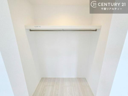 ���[ �E�H�[�N�C���N���[�[�b�g�t���ł��B��������̂��m���Ȃǂ����[���Ă��������ł��ˁI���ɂ���@�������ȂǋG�ߕ��̑傫�ȉƓd�����[�ł��܂��B