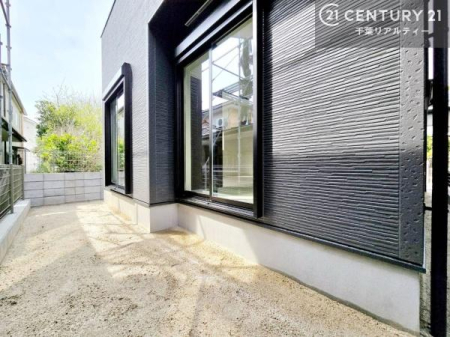 �� ������Ƃ�������X�؁[�X���t���Ă��܂��I�K�[�f�j���O���y���߂����ł��ˁB