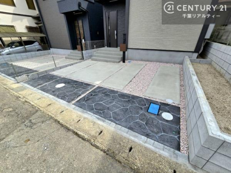 ���ԏ� ���ԃX�y�[�X��2�䕪����܂��I�Z�J���h�J�[�͂������A�o�C�N�⎩�]�ԂȂǂ��u���ꏊ�ɍ���܂���B