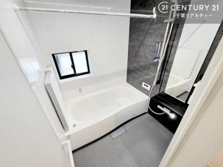 ���� �L�X�o�X�ň���̔������t���b�V���B�����L�΂���̂ŁA�����ɂ��������ƐZ����܂��ˁI�����̃o�X�^�C�����y���݂ɂȂ�܂��B