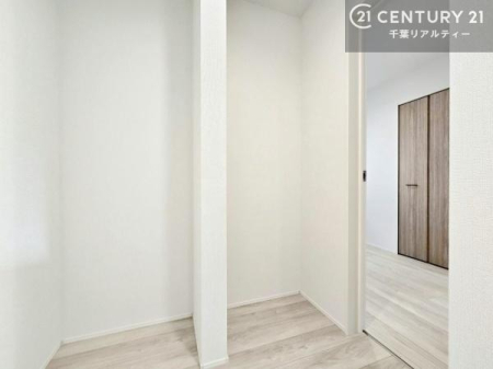 ���[ �p���g���[�t���I���Ă�������A�H�ނ̃X�g�b�N�͂������A�傫�ȉו����X�b�L�����ڂ��邱�Ƃ��ł��܂��I
���񌻒n�ł��m���߂��������B