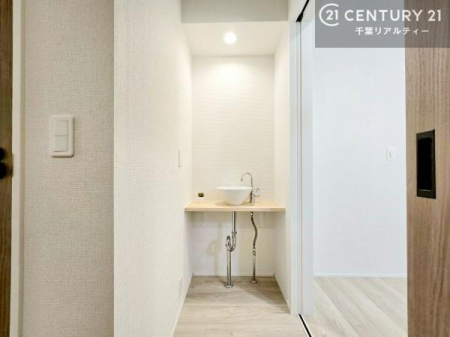 ���̑����� ���ւ�����Ă����̏ꏊ�Ƀ~�j���ʑ��ݒu�B
�A��シ���Ɏ�􂢂��ł��邽�߁A�q���I�ŗ��q���ɂ��֗��Ȏg������̗ǂ��ݔ��ł��B