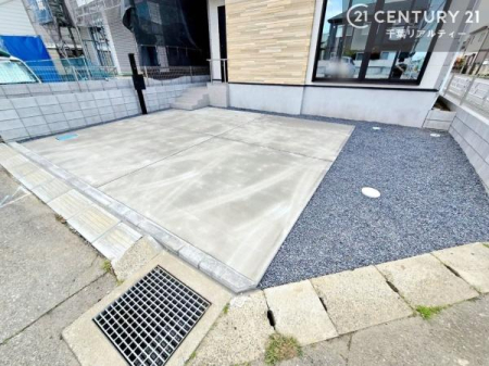 ���ԏ� ���ԃX�y�[�X��2�䕪����܂��I�Z�J���h�J�[�͂������A�o�C�N�⎩�]�ԂȂǂ��u���ꏊ�ɍ���܂���B