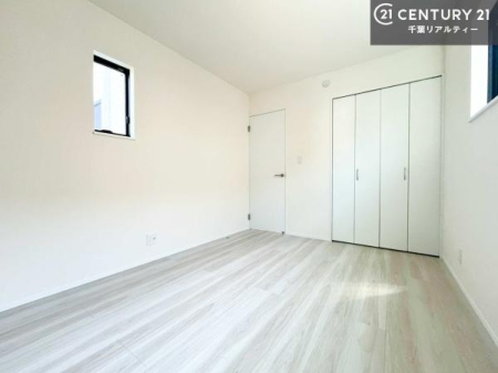 �m�� �V���v���Ƀf�U�C������Ă��邽�߁A�Ƌ��I�т܂���I
���C�ɓ���̉Ƌ��u���Ă��낰���Ԃ���邱�Ƃ��ł��܂��B
