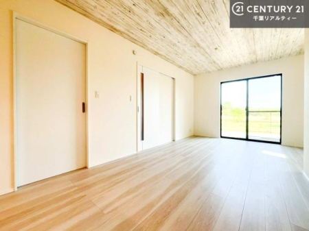 ���r���O �D�����z���܂肪���r���O����ł���ċ��S�n�̗ǂ���Ԃ����o���Ă���܂��I
���났�̎��Ԃ��߂����܂��I