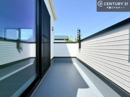 �o���R�j�[ �z������̗ǂ��o���R�j�[�ŁA�����󕨂��悭���������ł��ˁI
���V�C�̗ǂ����ɂ̓o���R�j�[�֏o�ă��t���b�V������̂��C�����悳�����ł��B