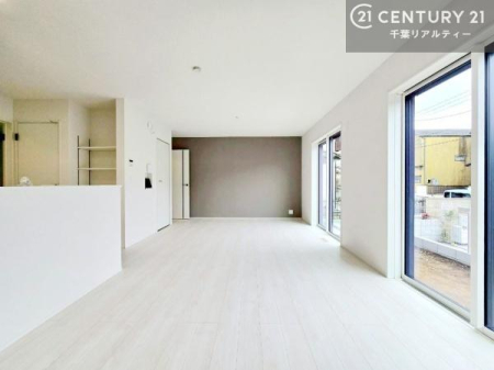 ���r���O �S�n�ǂ����r���O�͉Ƒ������R�ƏW�܂�܂��B�Ƒ��c�R�̎��Ԃ����������ł��B���Ƒ��ƁA����w�[���������Ԃ��߂��������ł��ˁB