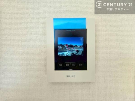 ���̑����� TV���j�^�[�t���C���^�[�z��������A�K��҂��f���Ŋm�F���Ă���Ή��ł��邽�߁A�h�Ɩʂ����S�ł��B���q�l�̂�����Ԏ��ɂ��S�����A���Ƒ��̈��S�E���S�ȕ�炵���T�|�[�g���܂��B