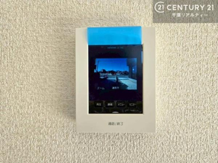 ���̑����� TV���j�^�[�t���C���^�[�z��������A�K��҂��f���Ŋm�F���Ă���Ή��ł��邽�߁A�h�Ɩʂ����S�ł��B���q�l�̂�����Ԏ��ɂ��S�����A���Ƒ��̈��S�E���S�ȕ�炵���T�|�[�g���܂��B