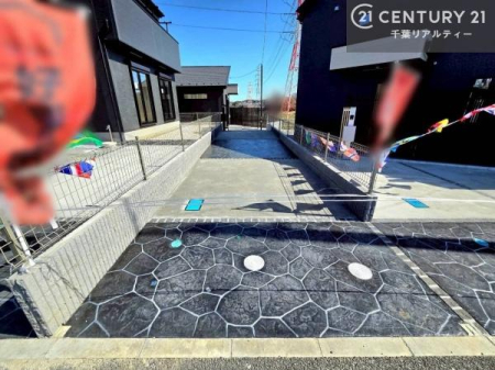 ���ԏ� ���ԃX�y�[�X��2�䕪����܂��I�Z�J���h�J�[�͂������A�o�C�N�⎩�]�ԂȂǂ��u���ꏊ�ɍ���܂���B