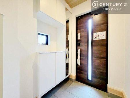 ���� �V���[�Y�{�b�N�X�t���B���ւ��Еt�����|�������₷���ł��I
�X�b�L���������ւŌ˂��J�����u�ԁA�������̂���S�n������Ԃ��o�}���Ă���܂��B