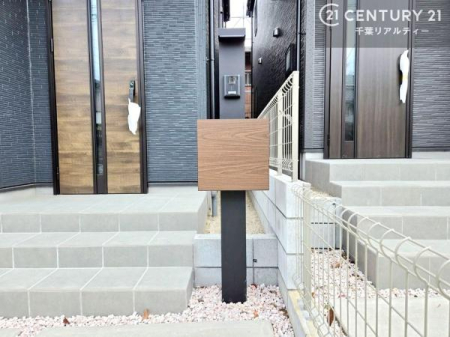 ���̑����n ���ւ܂�����������Ɖ��o����A�X�}�[�g�ȃ|�X�g��ݒu�B�O�σf�U�C���ɔ������n�����݁A�@�\���ƃf�U�C���������˔������d�オ��ł��B