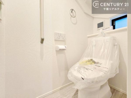 �g�C�� �������֍��ɂ��A�~��͕֍����g�����ł���̂ŗ₽���֍��ɍ��炸�ɍςފ������d�l�ł��I�V���v���ȃJ���[����Ƃ��Ă���̂ŁA������ꂪ���₷���ł��B