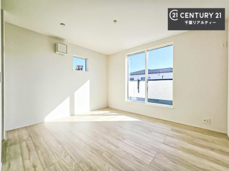 �Q�� �o���R�j�[�ɖʂ��Ă���m���ł��B���邭�����肪����A���C����������ł��܂��I���N���āA�O�ɏo�Ĕw�L�т����[�ċz�����ǂ������}������邱�Ƃ��ł��܂��B