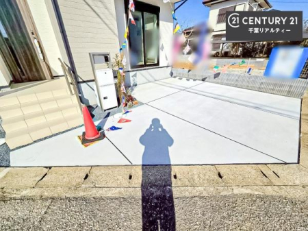 ���ԏ� ���ԃX�y�[�X��2�䕪����܂��I�Z�J���h�J�[�͂������A�o�C�N�⎩�]�ԂȂǂ��u���ꏊ�ɍ���܂���B